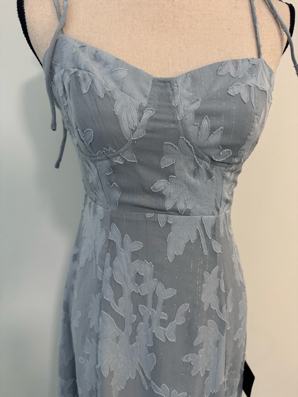 NWT  Lulus Blue Floral Jacquard Sweetheart Midi Dress XS Slit Tie Strap Smocked - Picture 4 of 15